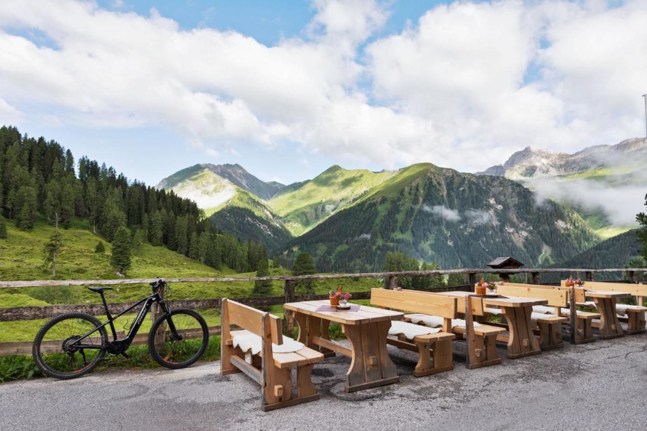 Berggasthaus Hoellensteinhuette Hotel Tux Luaran gambar